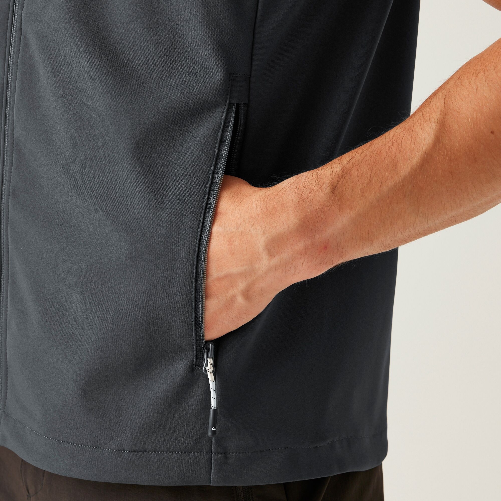 Men's Arana Softshell Gilet | Ash Glacier