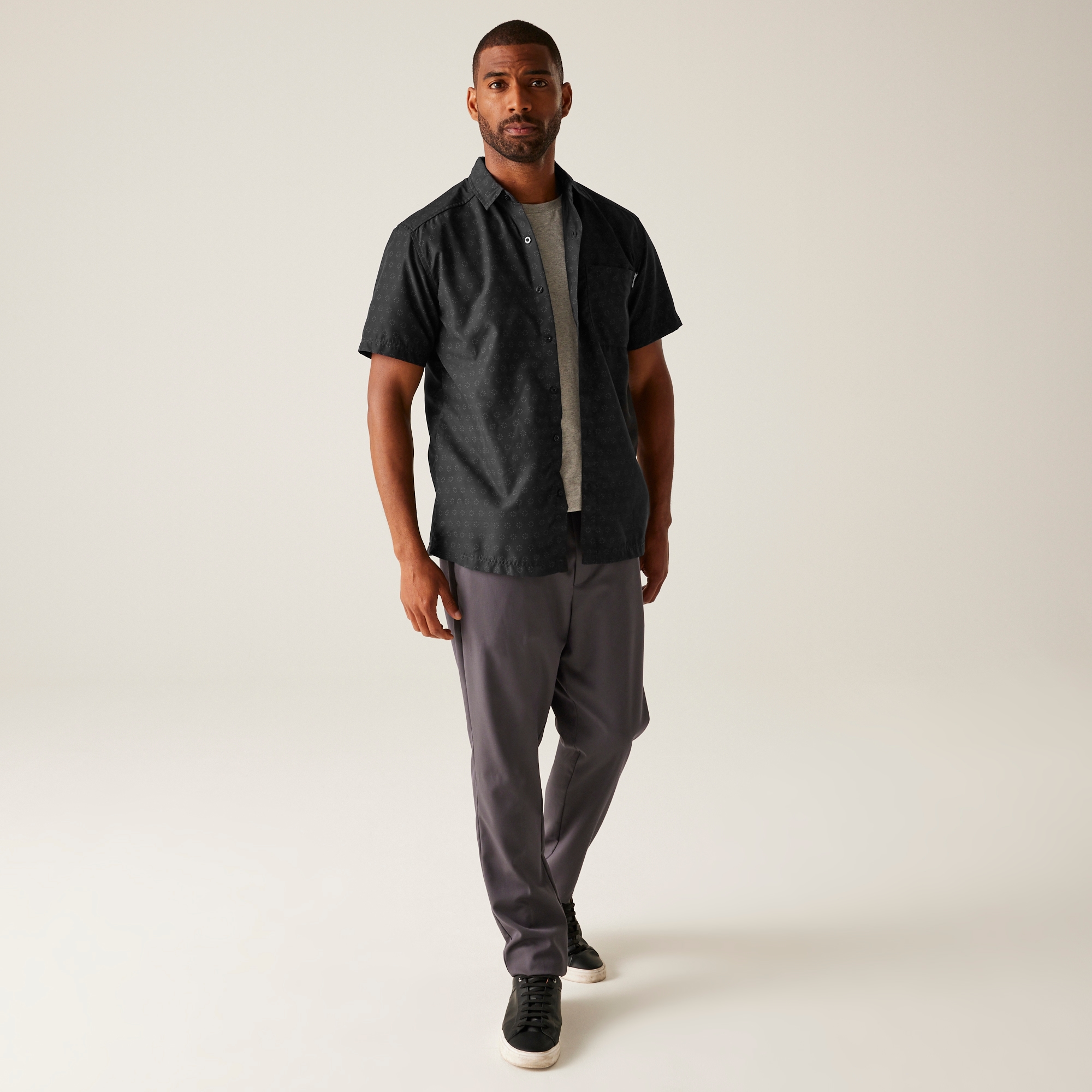 Men's Mindano IX Short Sleeve Shirt | Black Circle Print