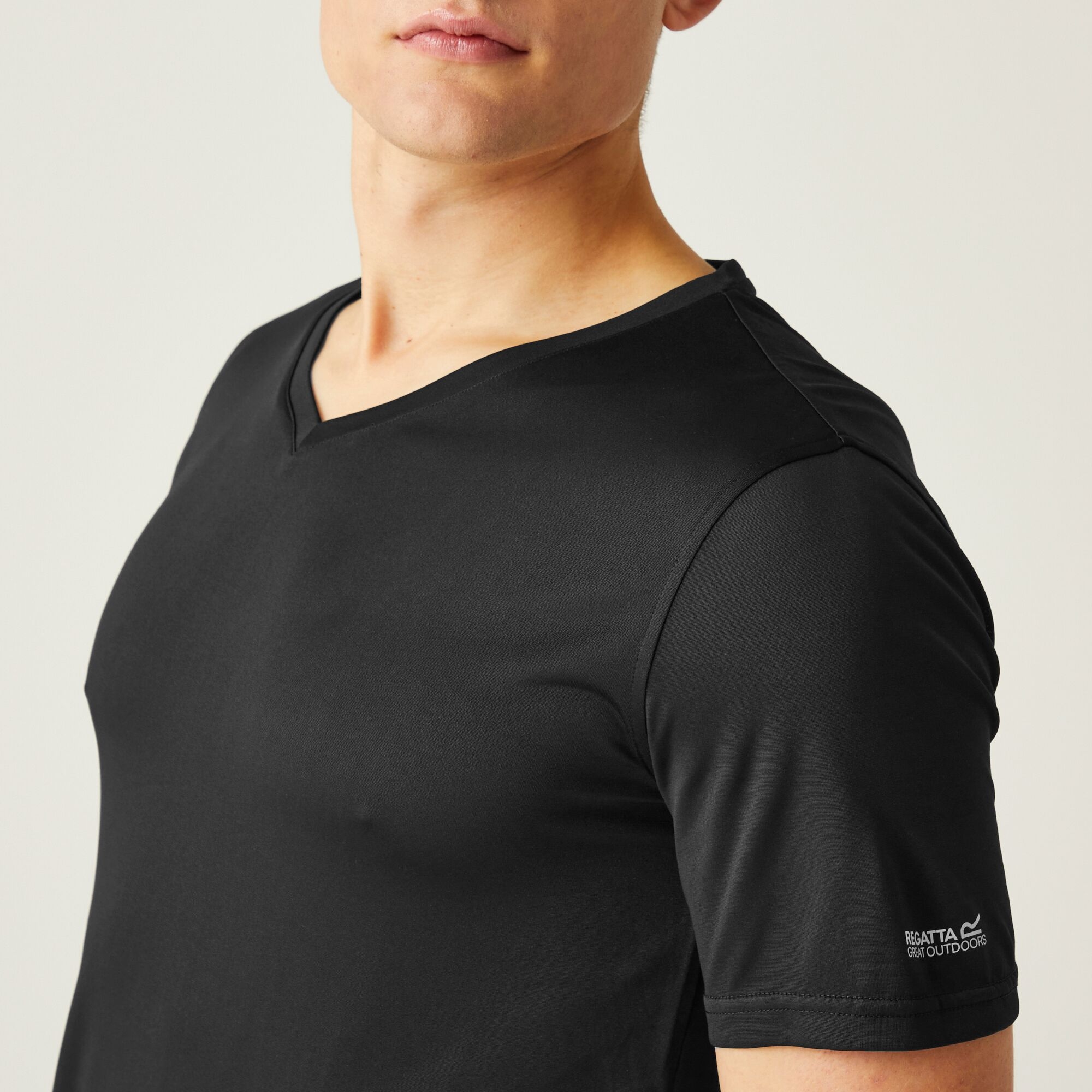 Men's Fingal V-Neck T-Shirt | Black