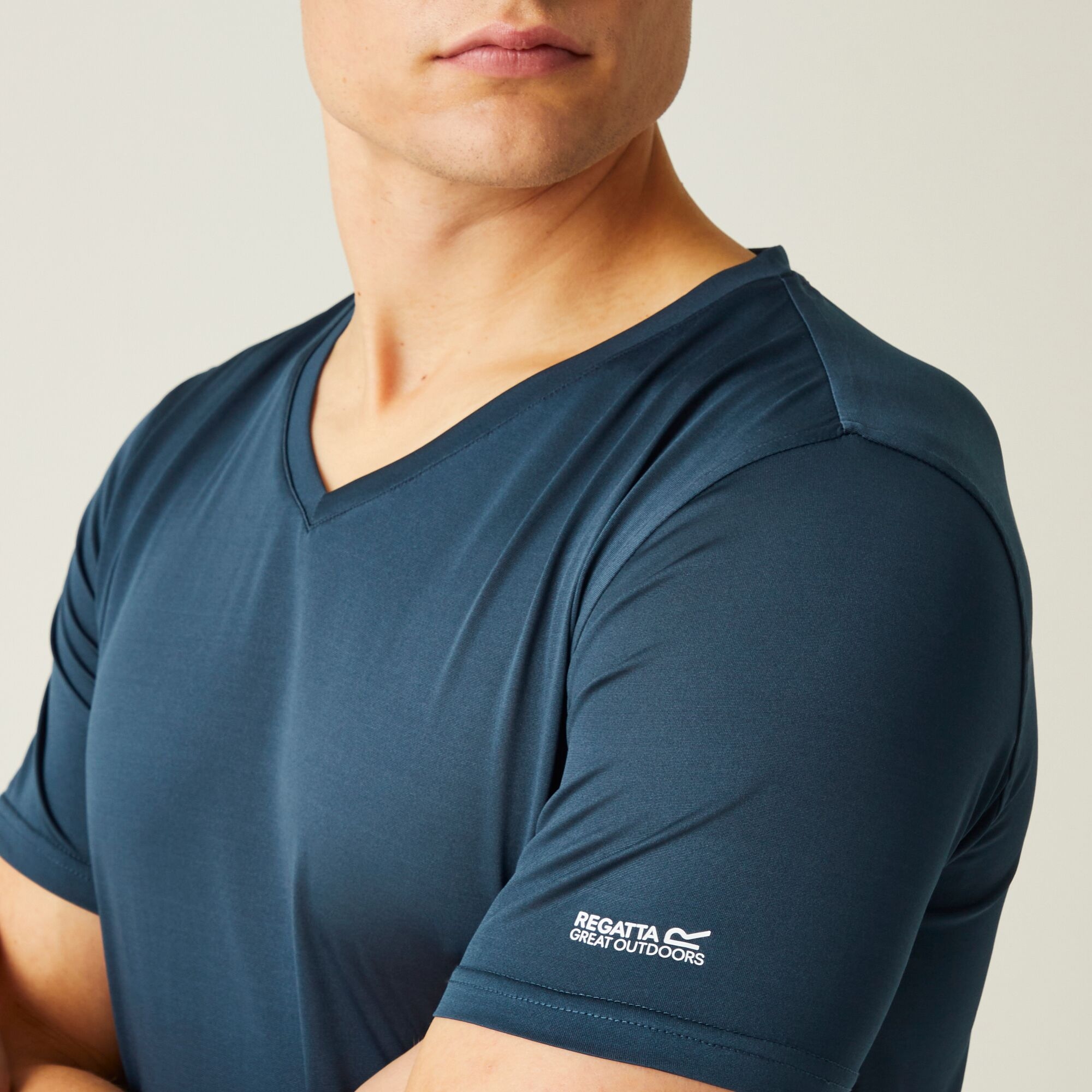 Men's Fingal V-Neck T-Shirt | Moonlight Denim