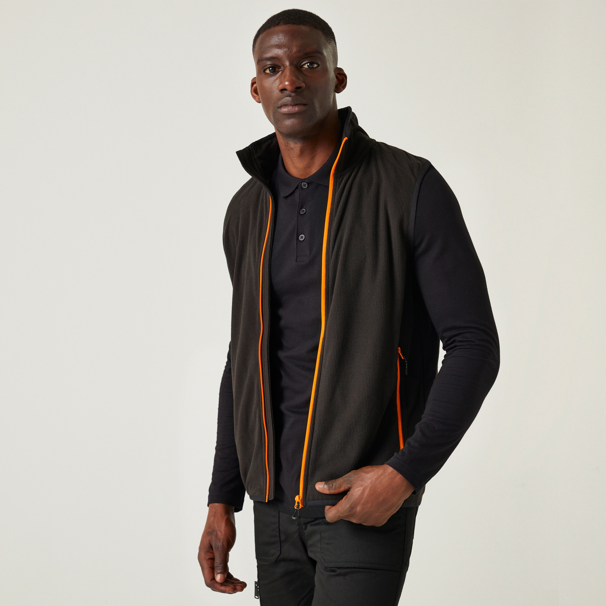 Men's Navigate Fleece Bodywarmer | Black Orange Pop