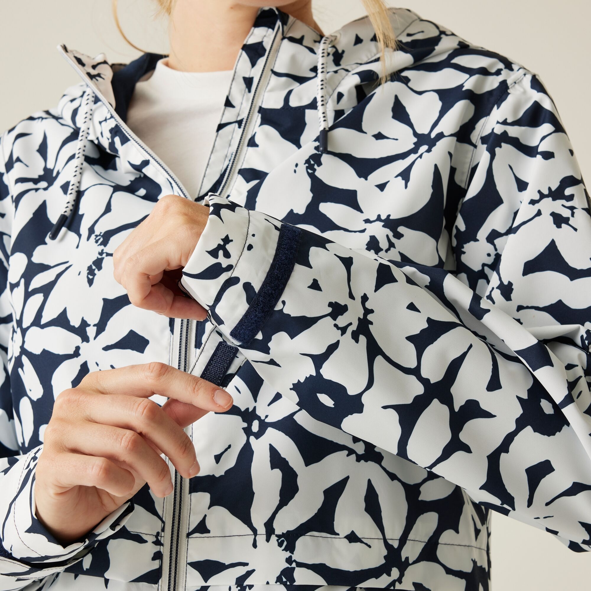 Women's Bayletta II Waterproof Jacket | Navy White Large Floral