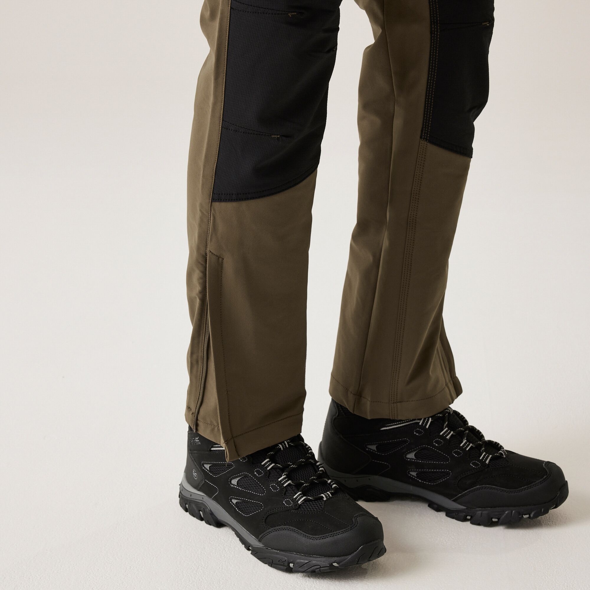 Men's Questra V Walking Trousers | Crocodile Black