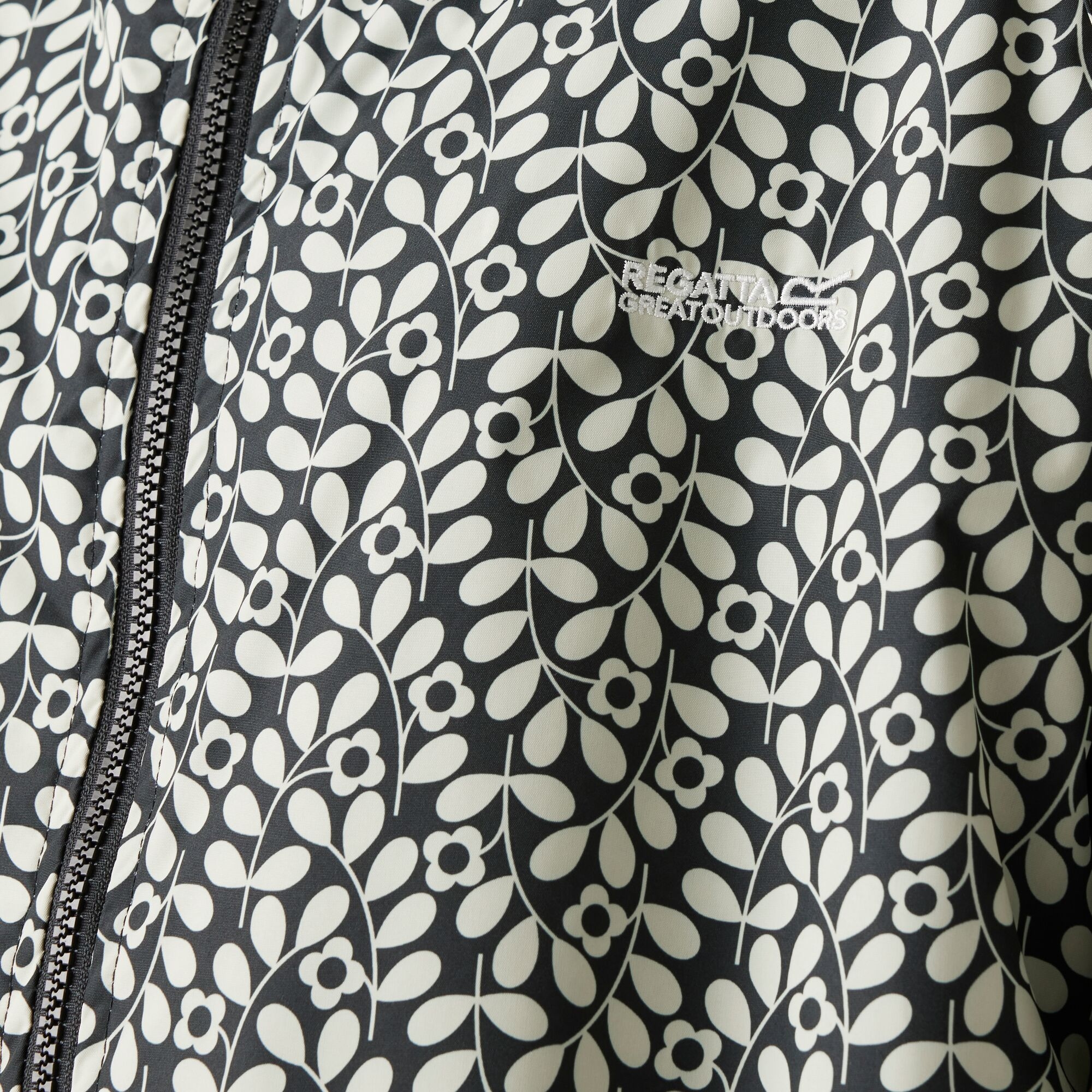 Orla Kiely Waterproof Changing Robe | Jasmine Flower Black