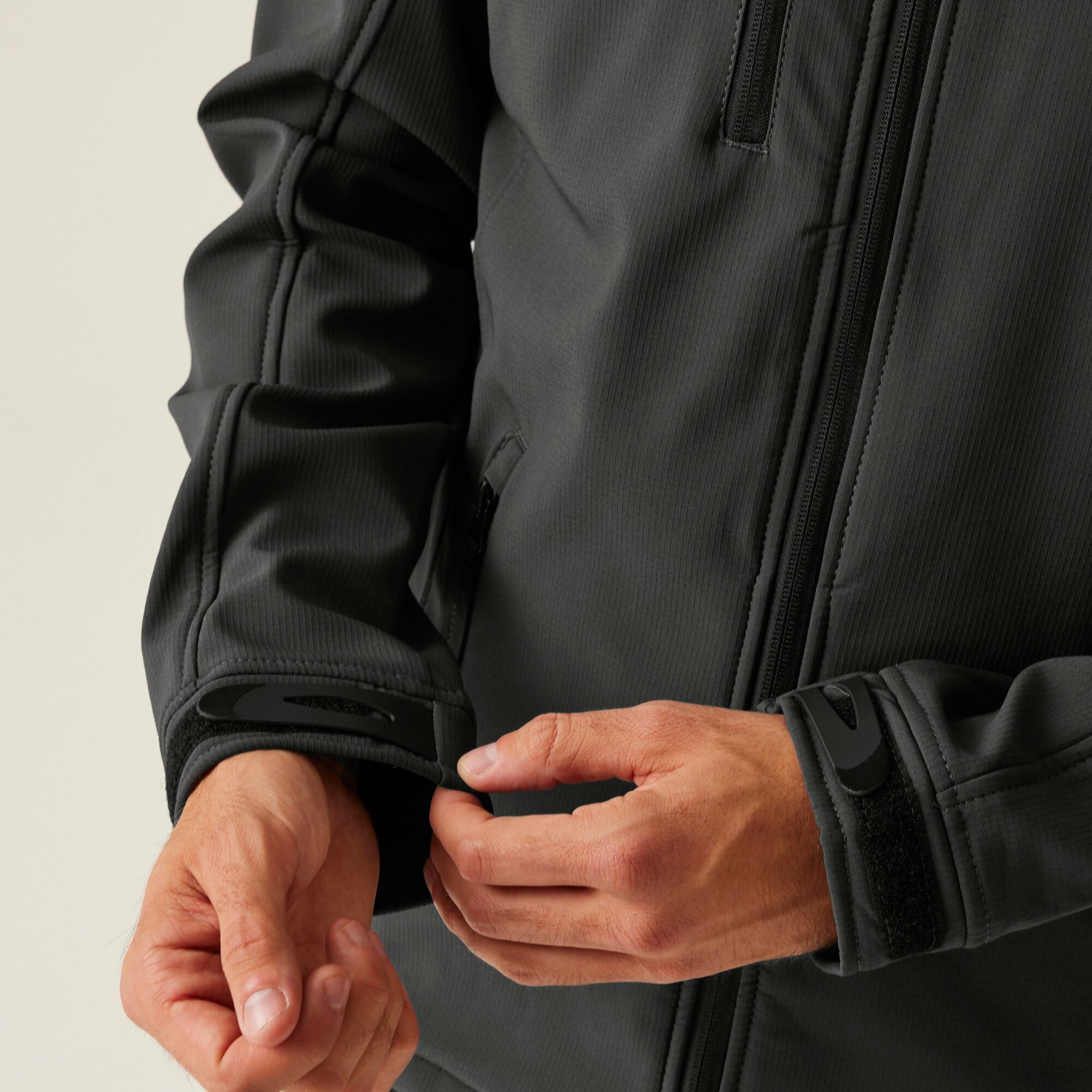 Men's Sandstorm Softshell Jacket | Seal Grey