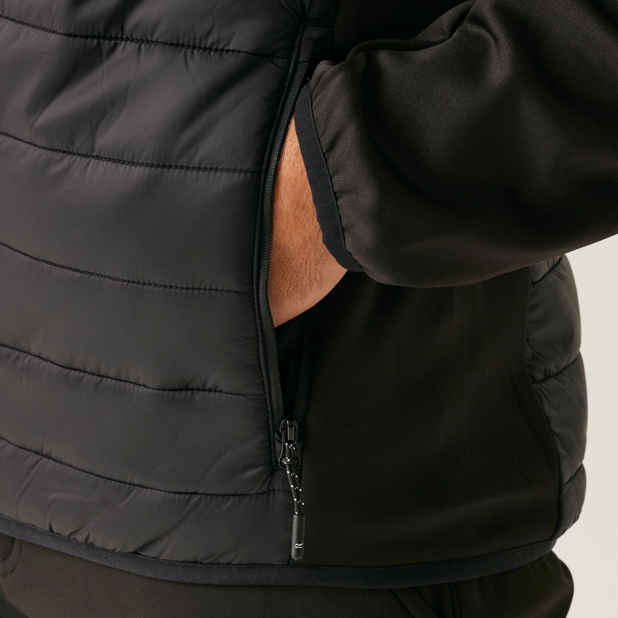 Men's Clumber IV Hybrid Jacket | Black