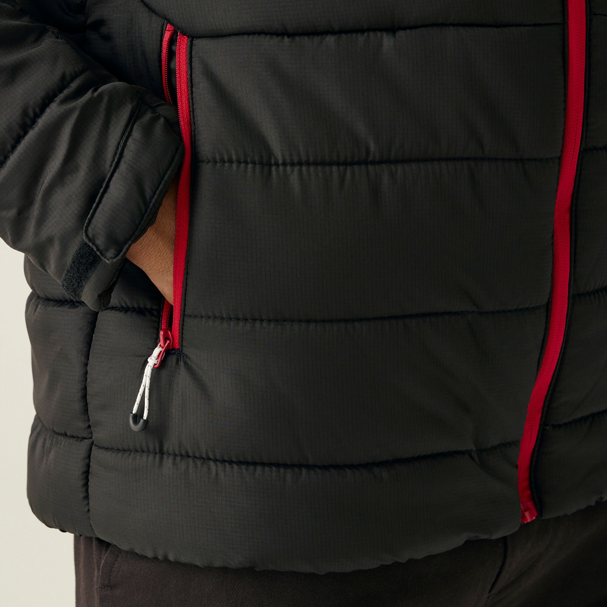Men's Navigate Thermal Jacket | Black Classic Red