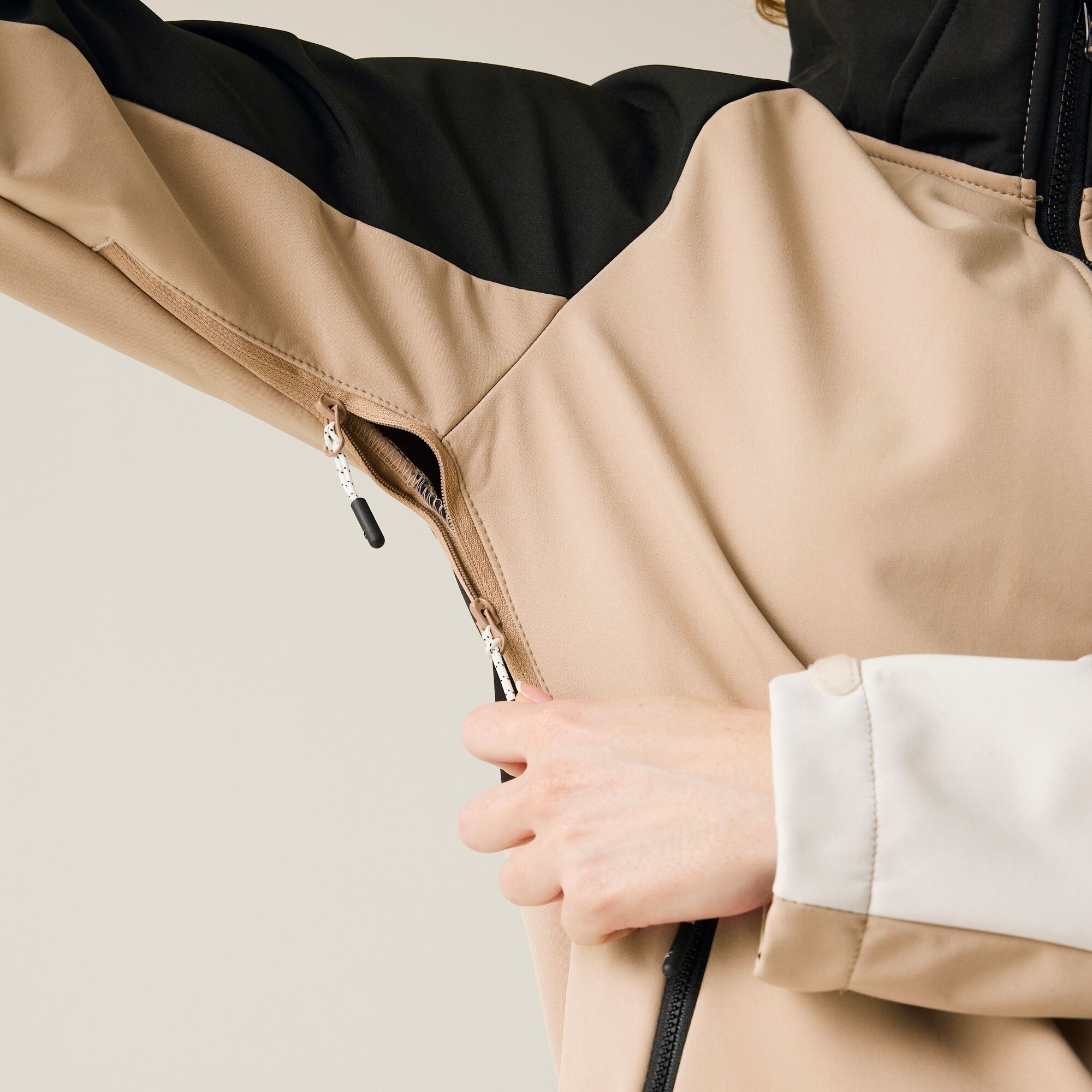 Women's Desoto X Softshell Jacket | Black Warm Taupe