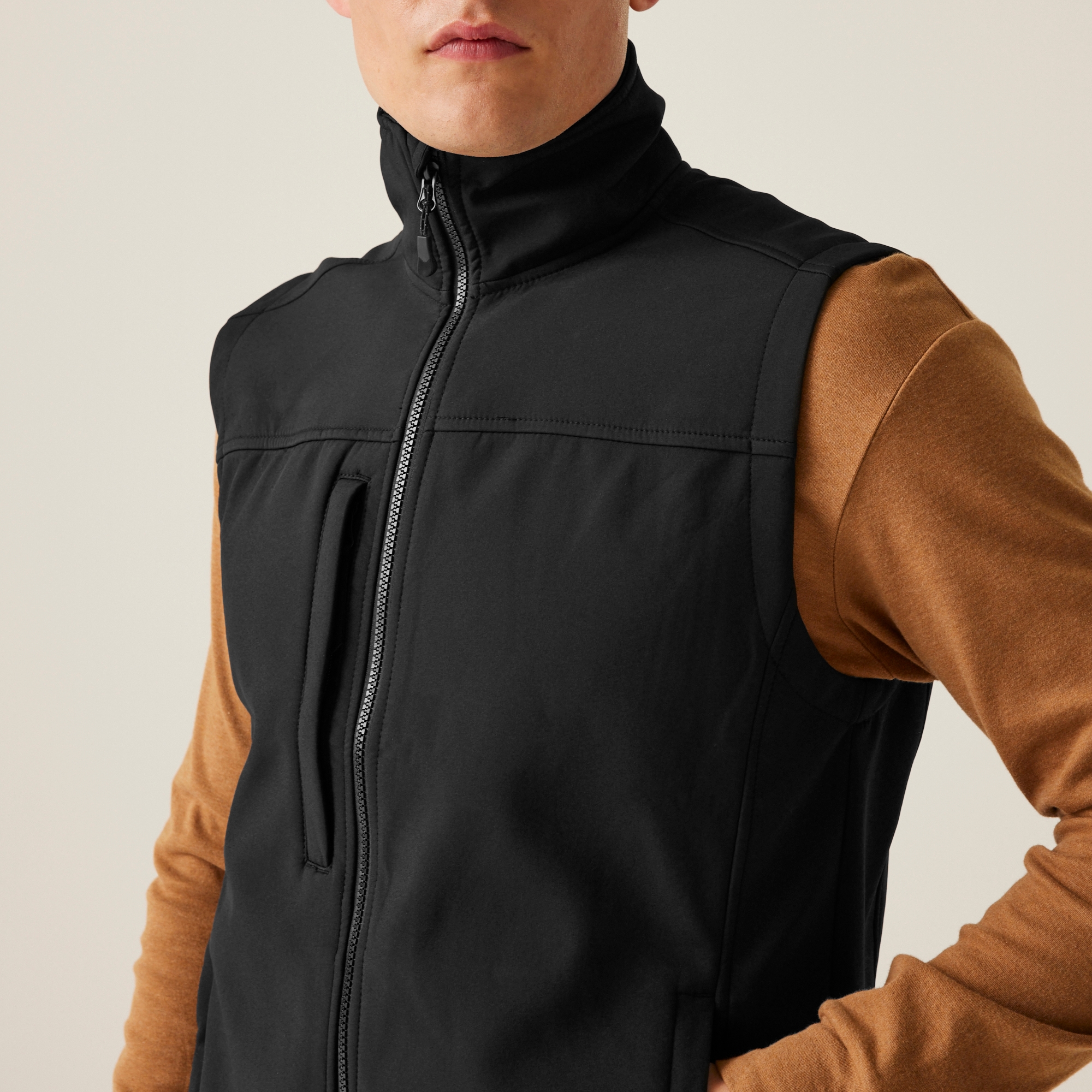 Men's Flux Softshell Bodywarmer | Black