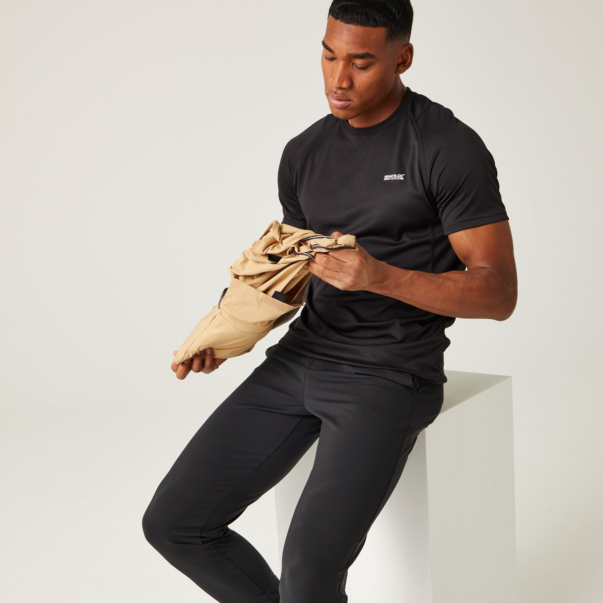 Men's Insect-Repellent Light Pack Away Gilet | Oat