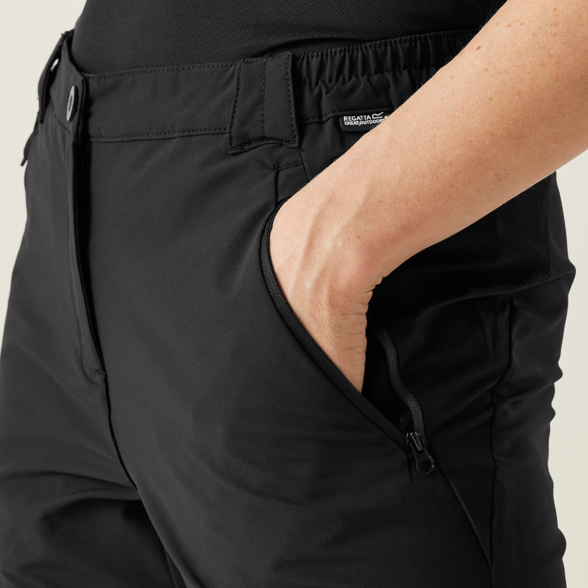 Women's Questra V Walking Trousers | Black