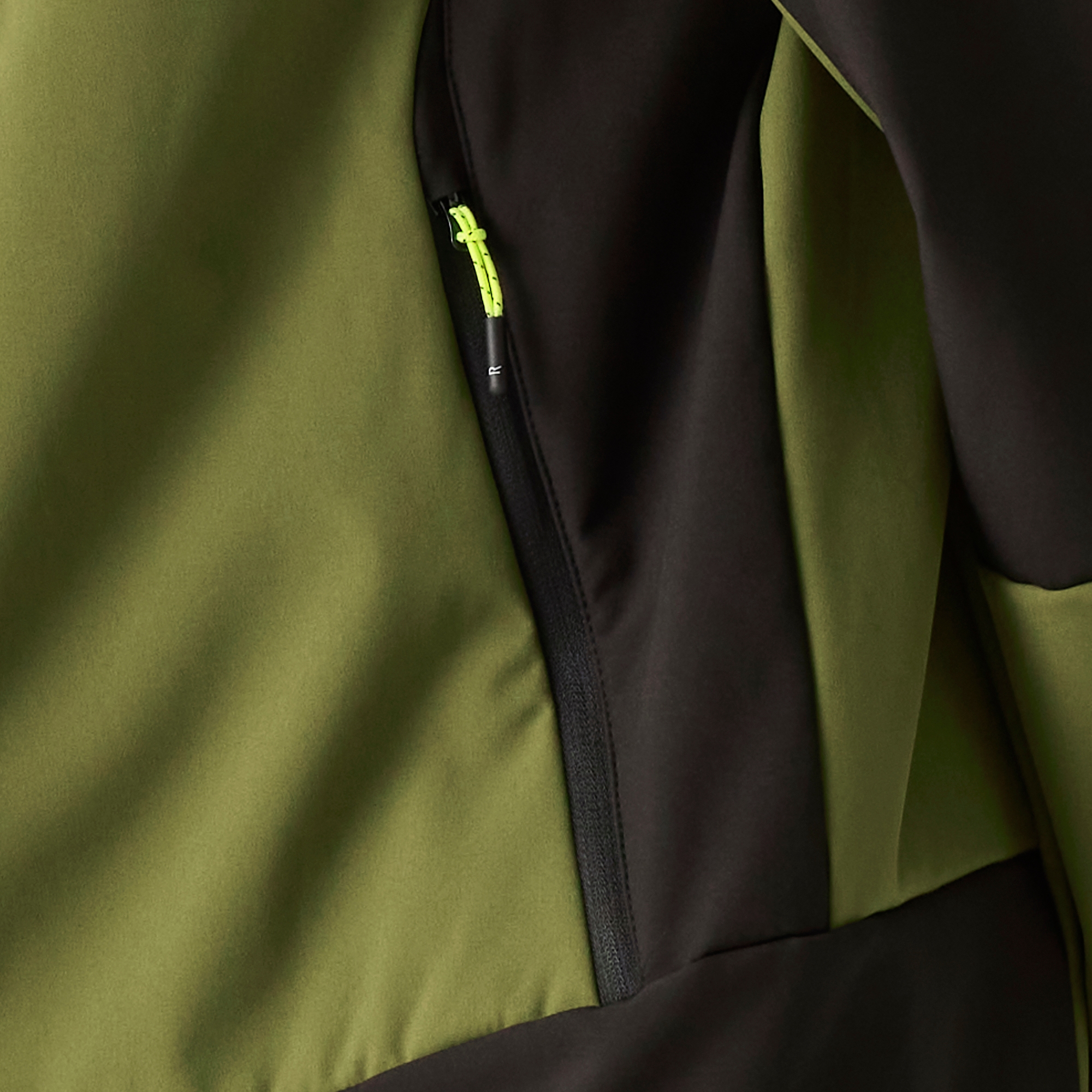 Men's Moutdale Softshell Jacket | Nephrite Green Black