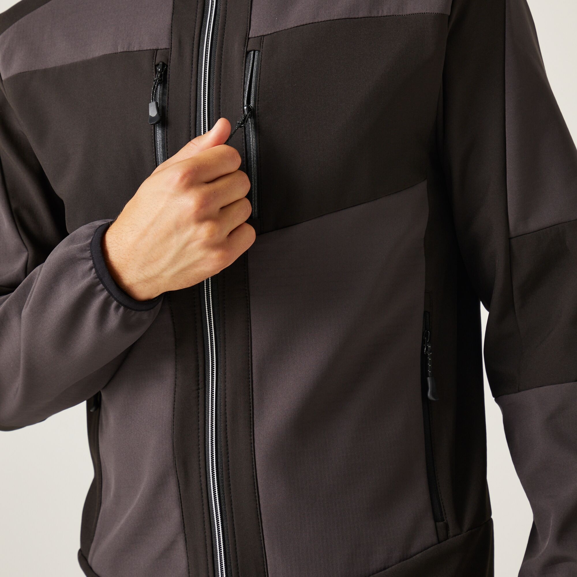 Men's E-Volve 2 Layer Softshell Jacket | Ash Black