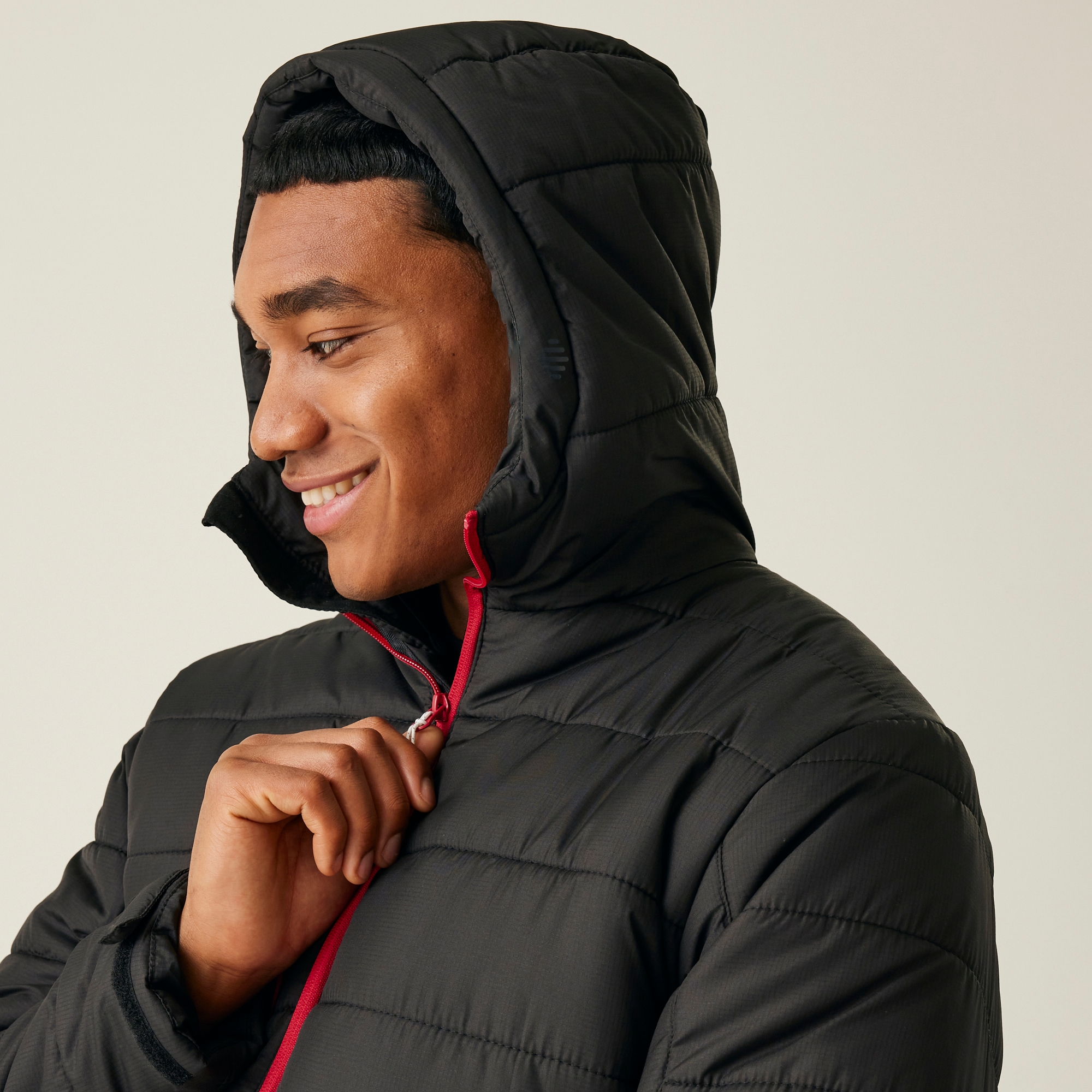 Men's Navigate Thermal Jacket | Black Classic Red