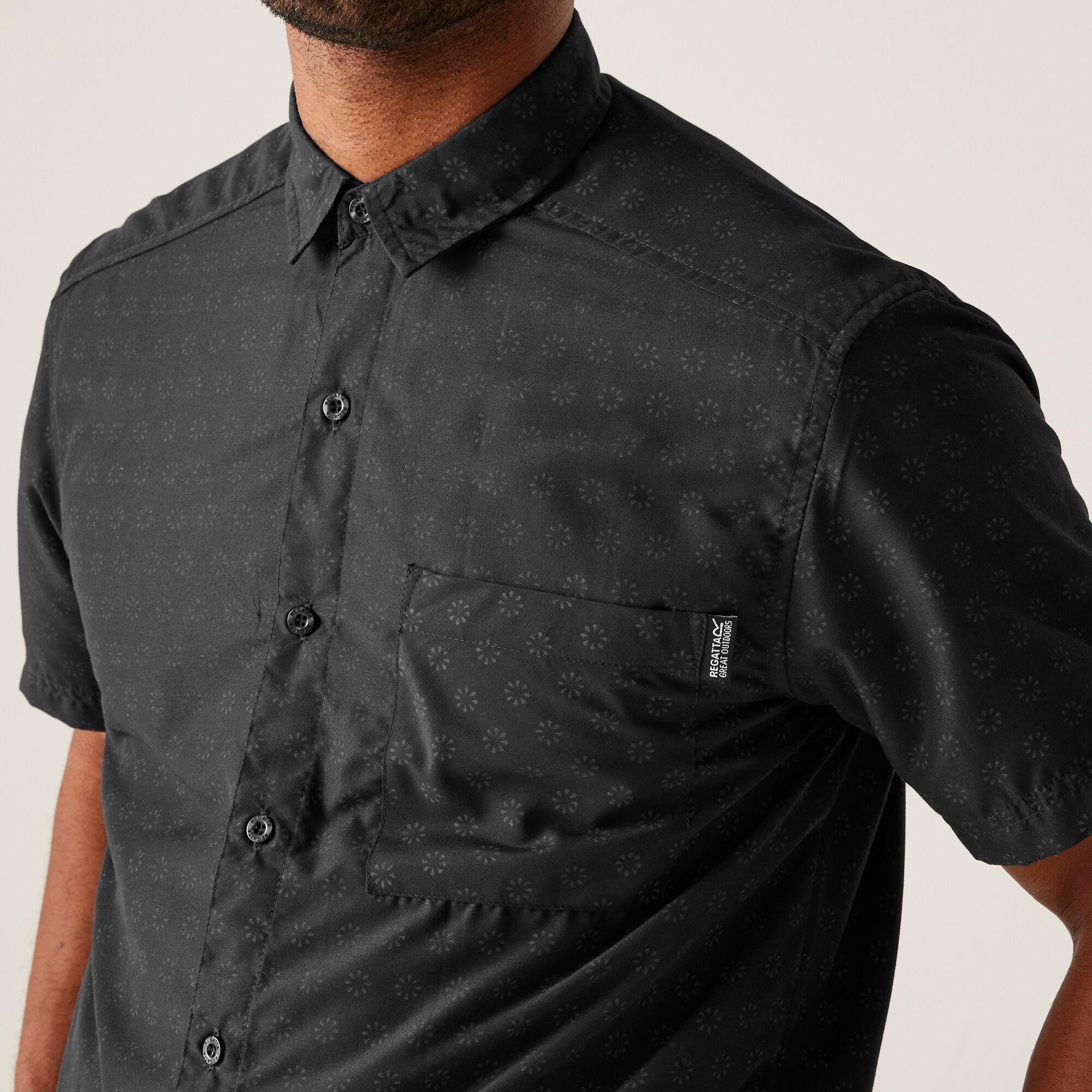 Men's Mindano IX Short Sleeve Shirt | Black Circle Print