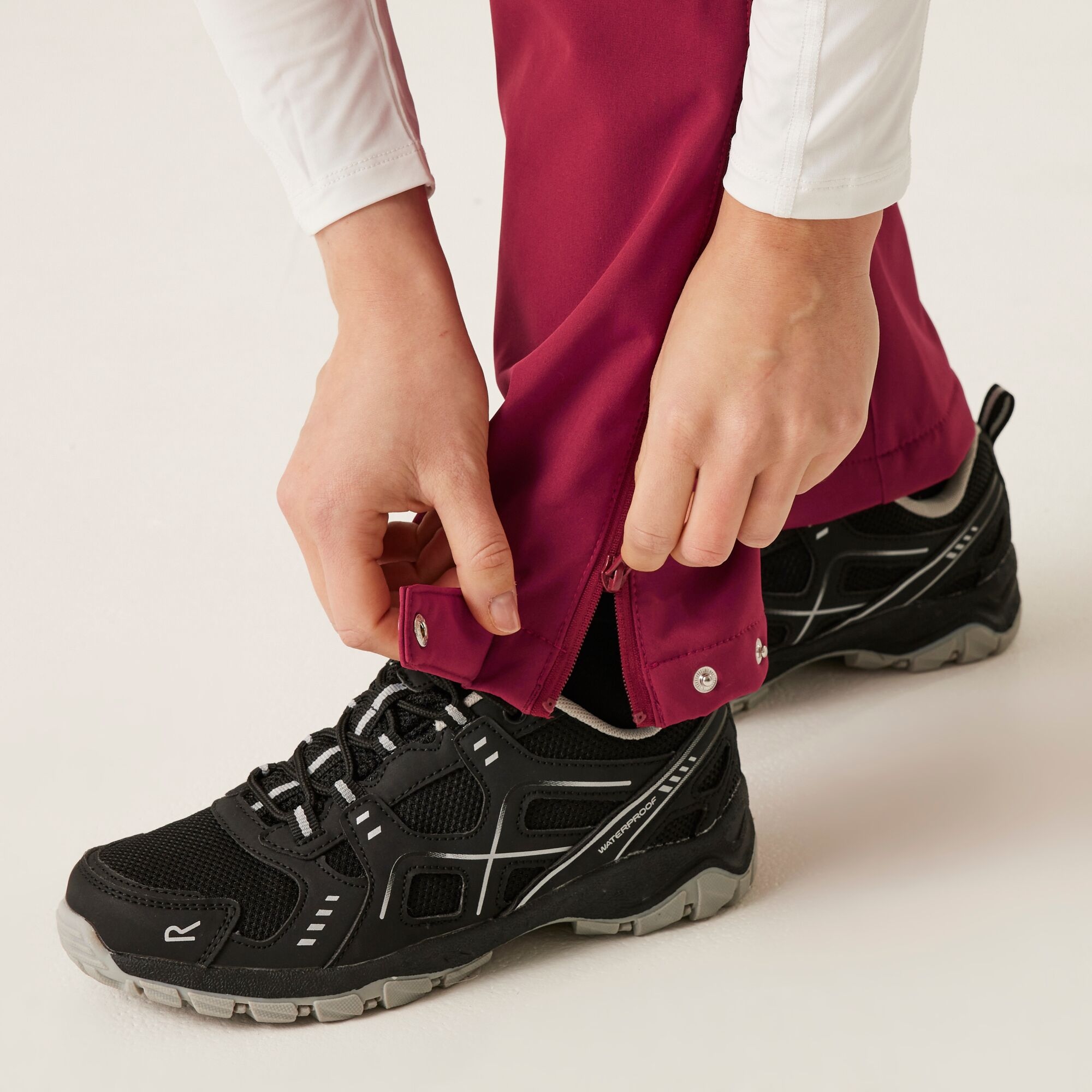 Women's Geo II Softshell Walking Trousers | Rumba Red