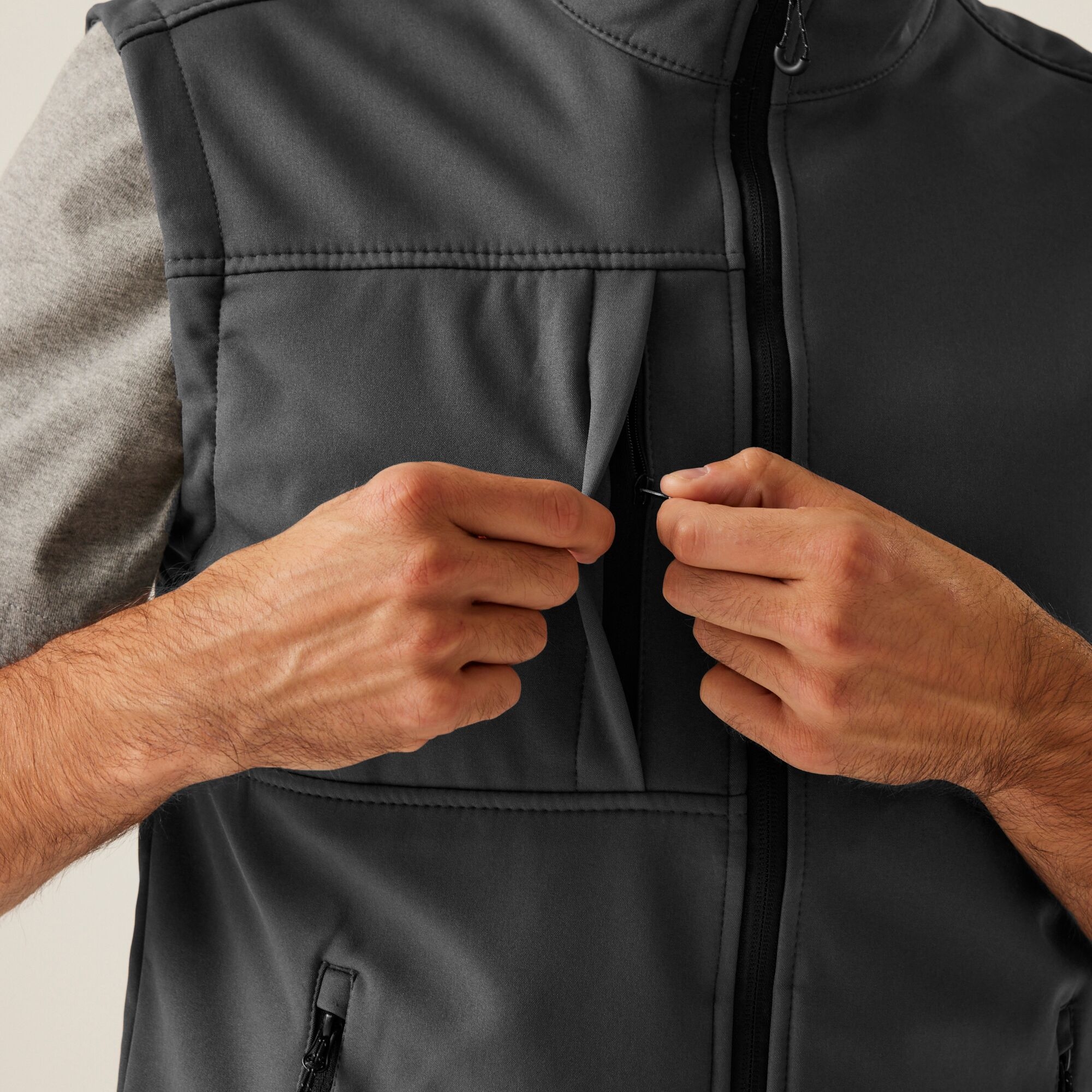 Men's Octagon II 3 Layer Softshell Bodywarmer | Seal Grey Black