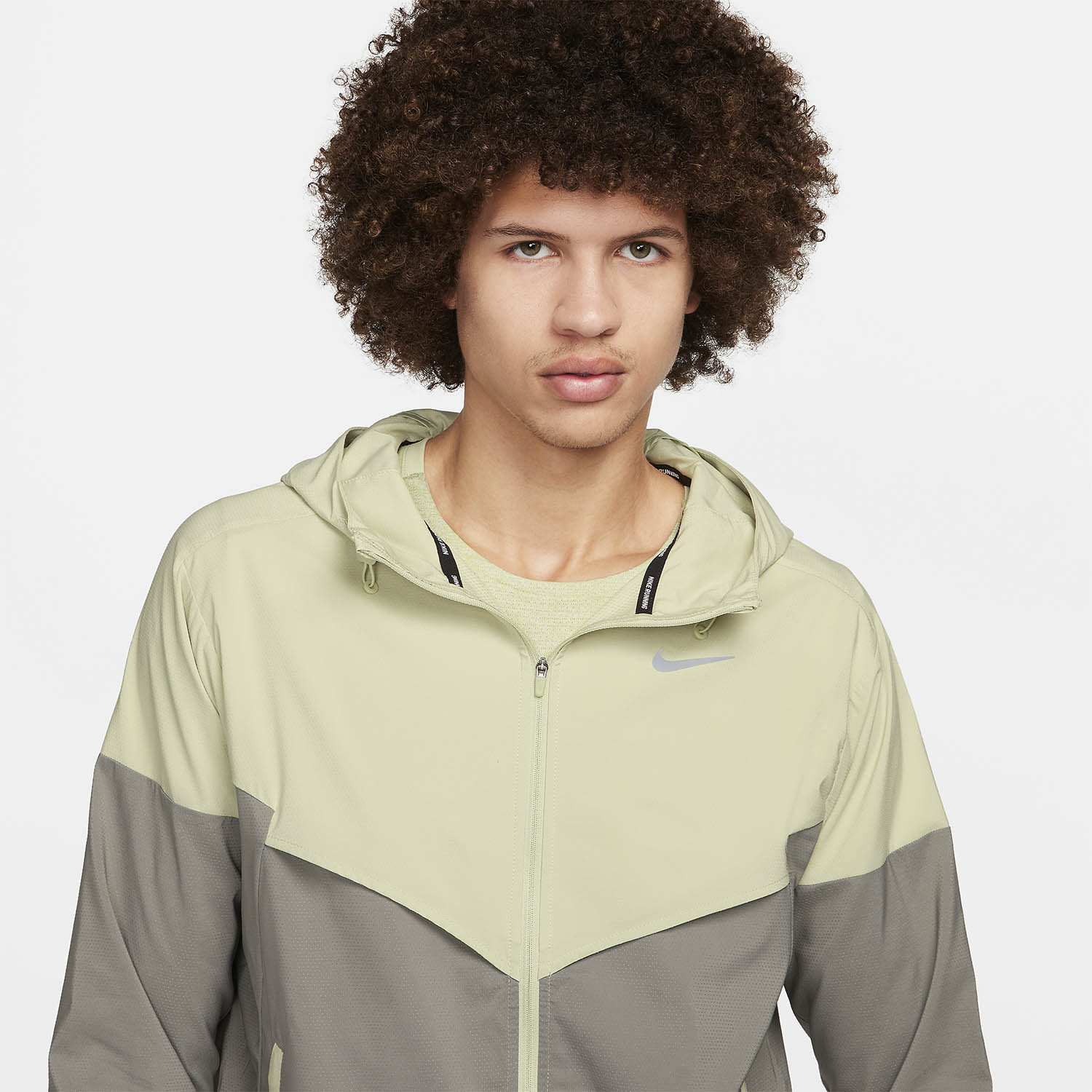 Nike Light Windrunner Giacca Olive Aura/Dark Stucco/Reflective Silver