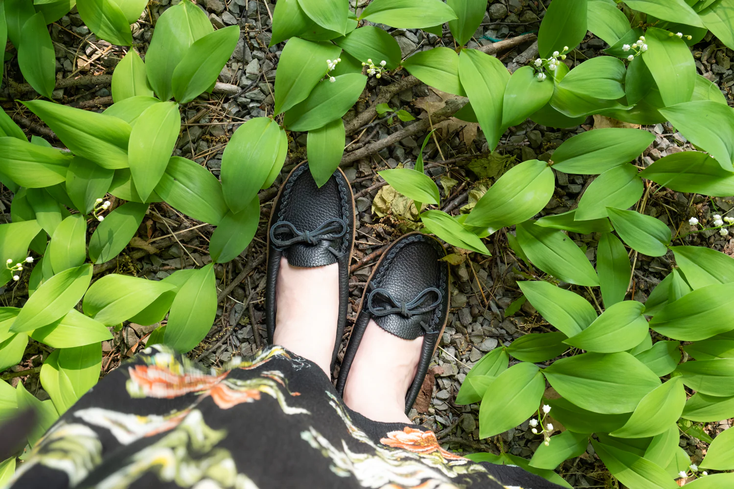 Women's Earthing Moccasins Moose Hide