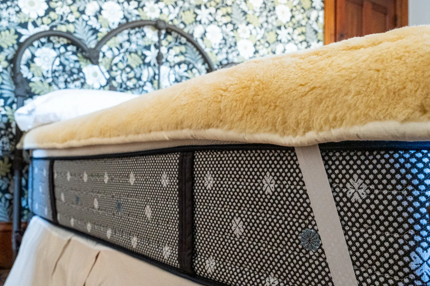 Medical Grade Sheepskin Mattress Topper