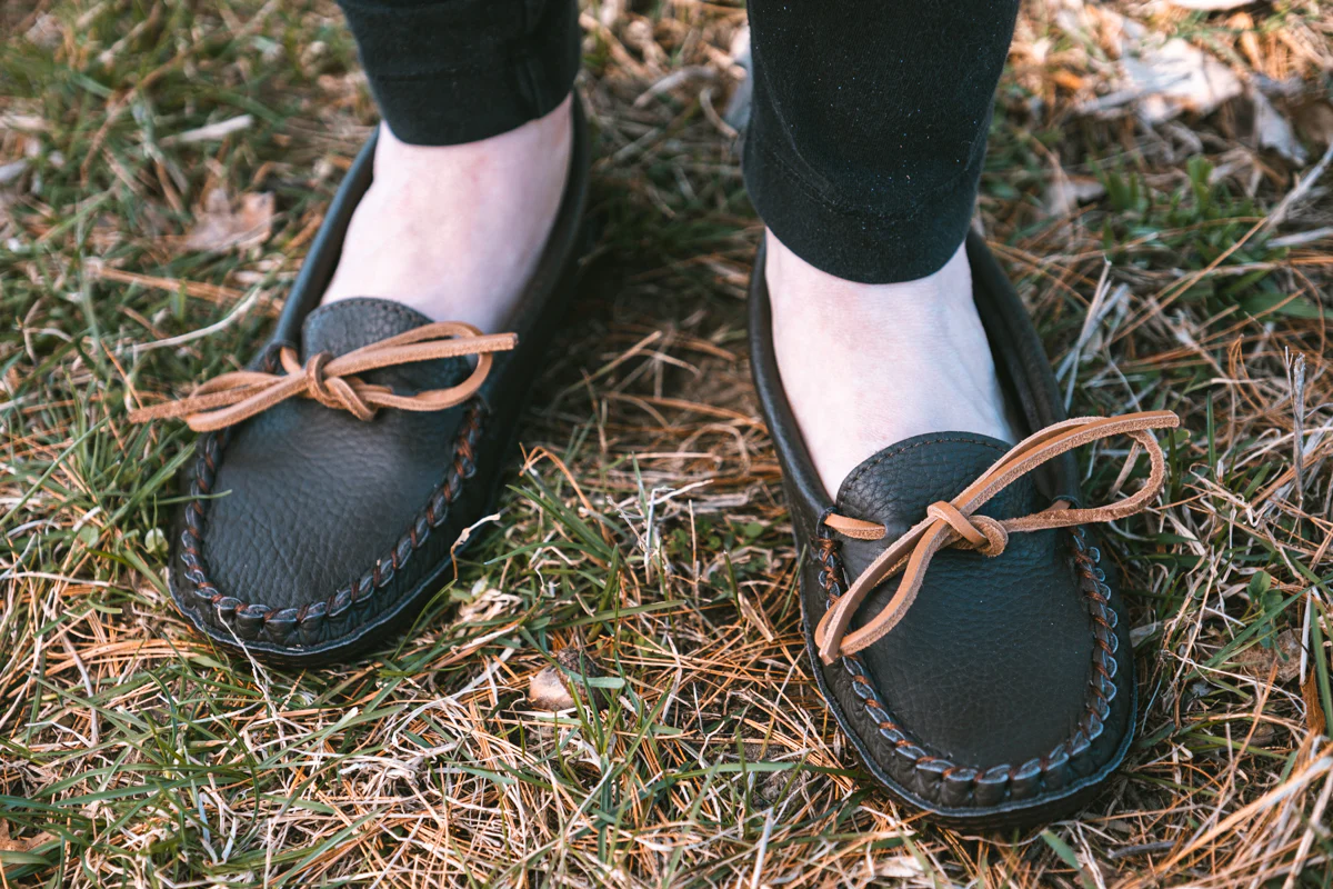 Women's Earthing Moccasins Buffalo Hide