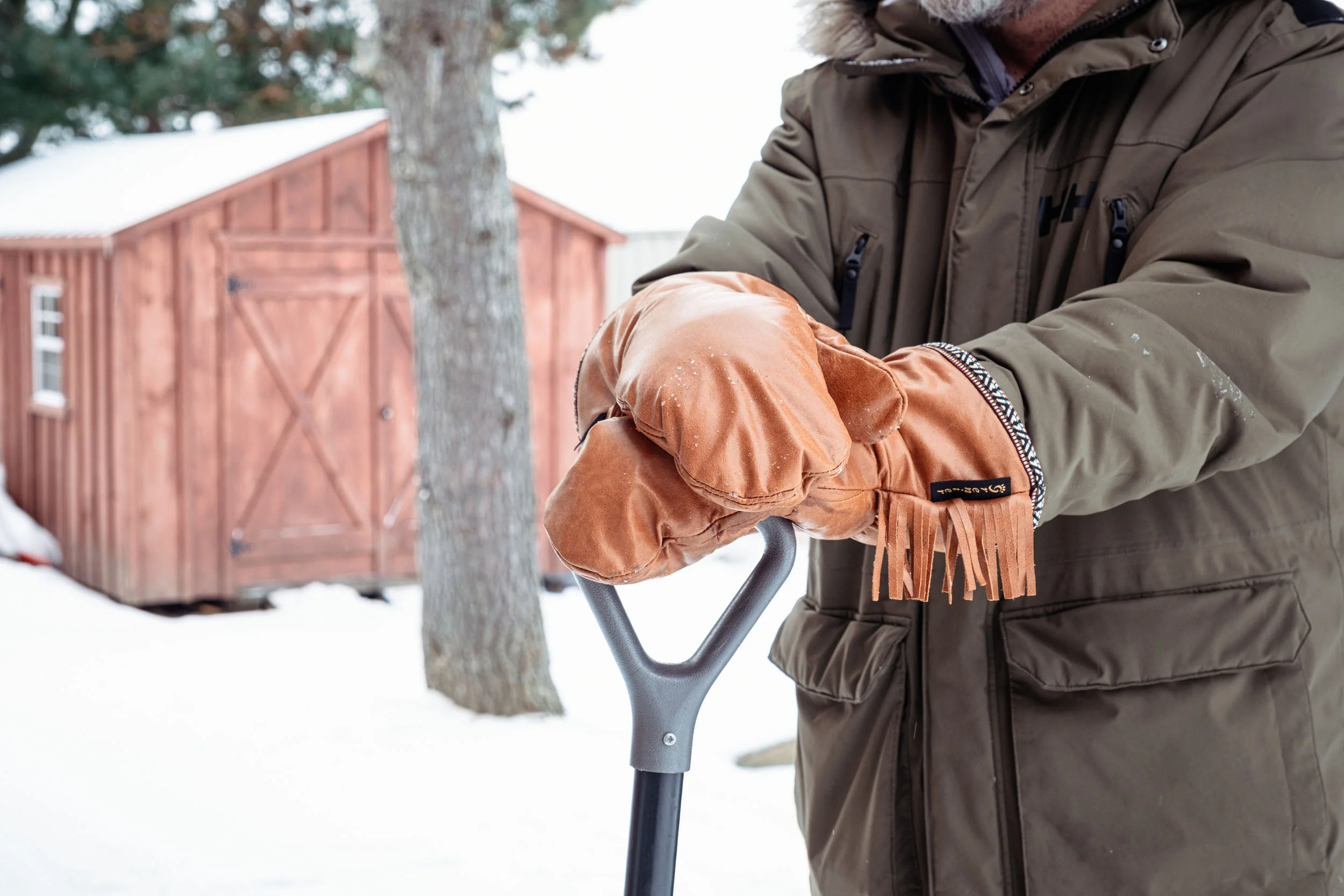 Men's Gauntlet Fringed Leather & Sheepskin Mittens