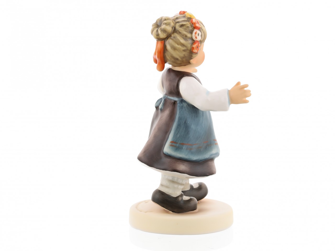 Hum 2434 - Lindentanz - Mädchen