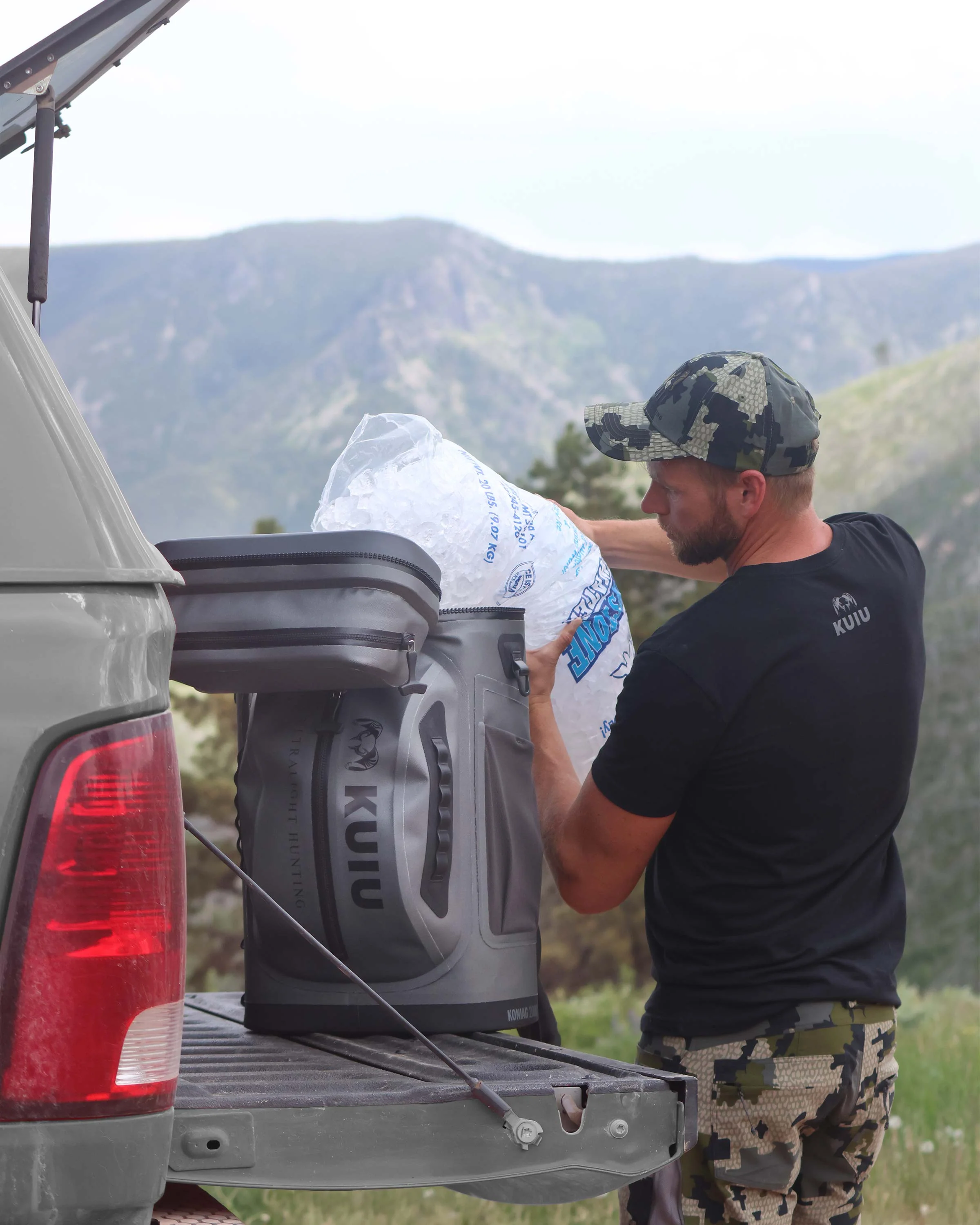 Koniag 2000 Cooler Backpack | Stone