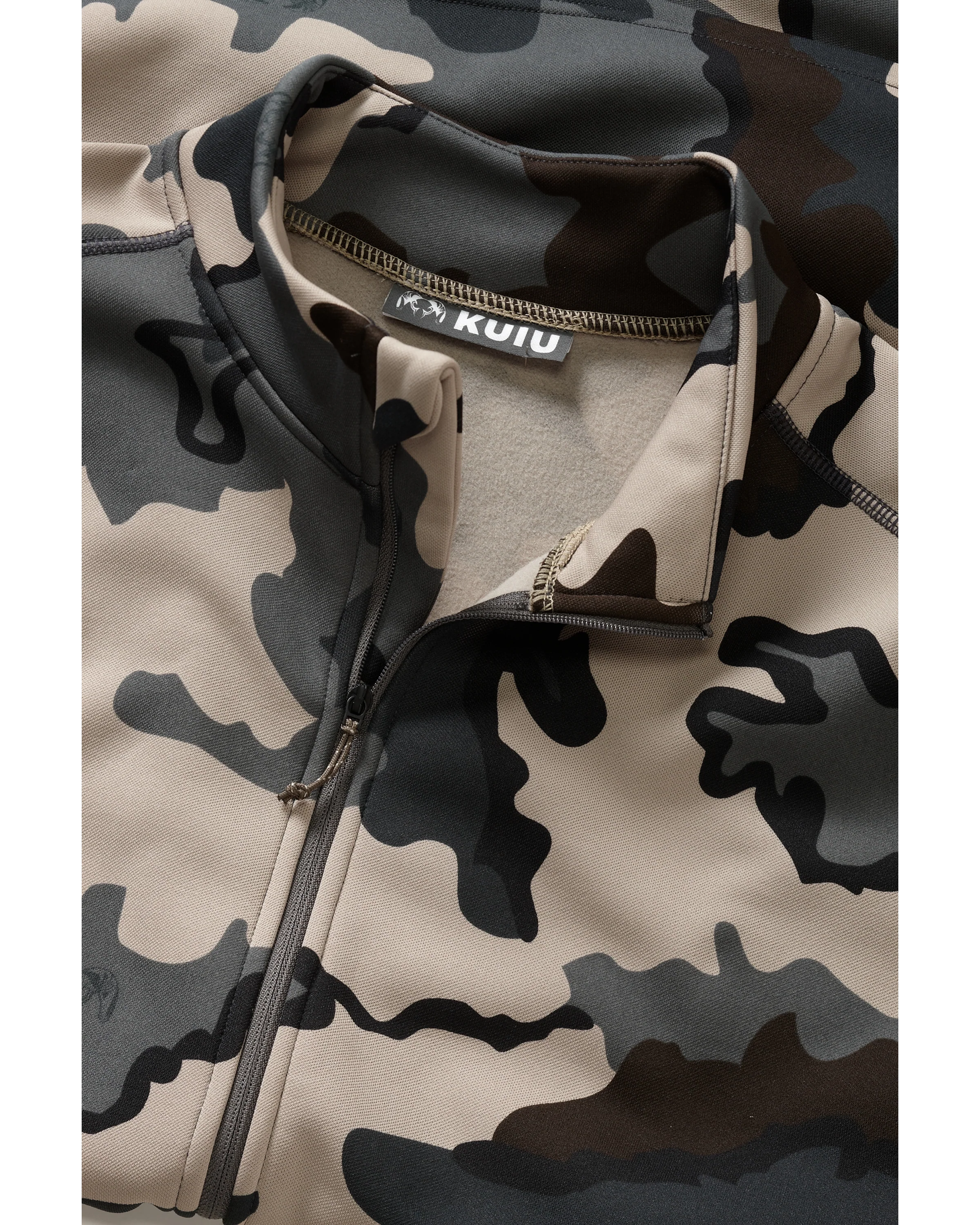 Peloton 200 Zip-T | Vias