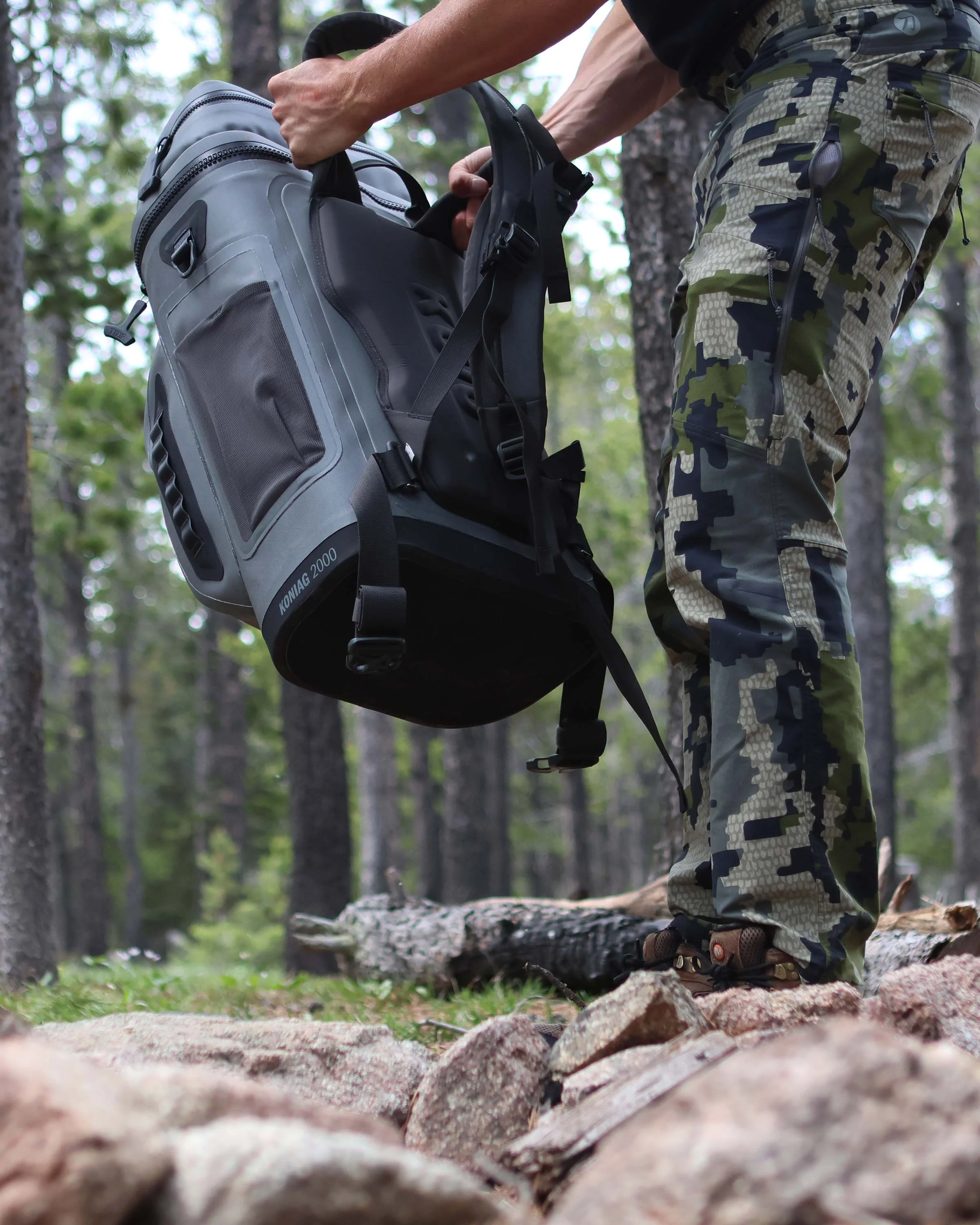 Koniag 2000 Cooler Backpack | Stone