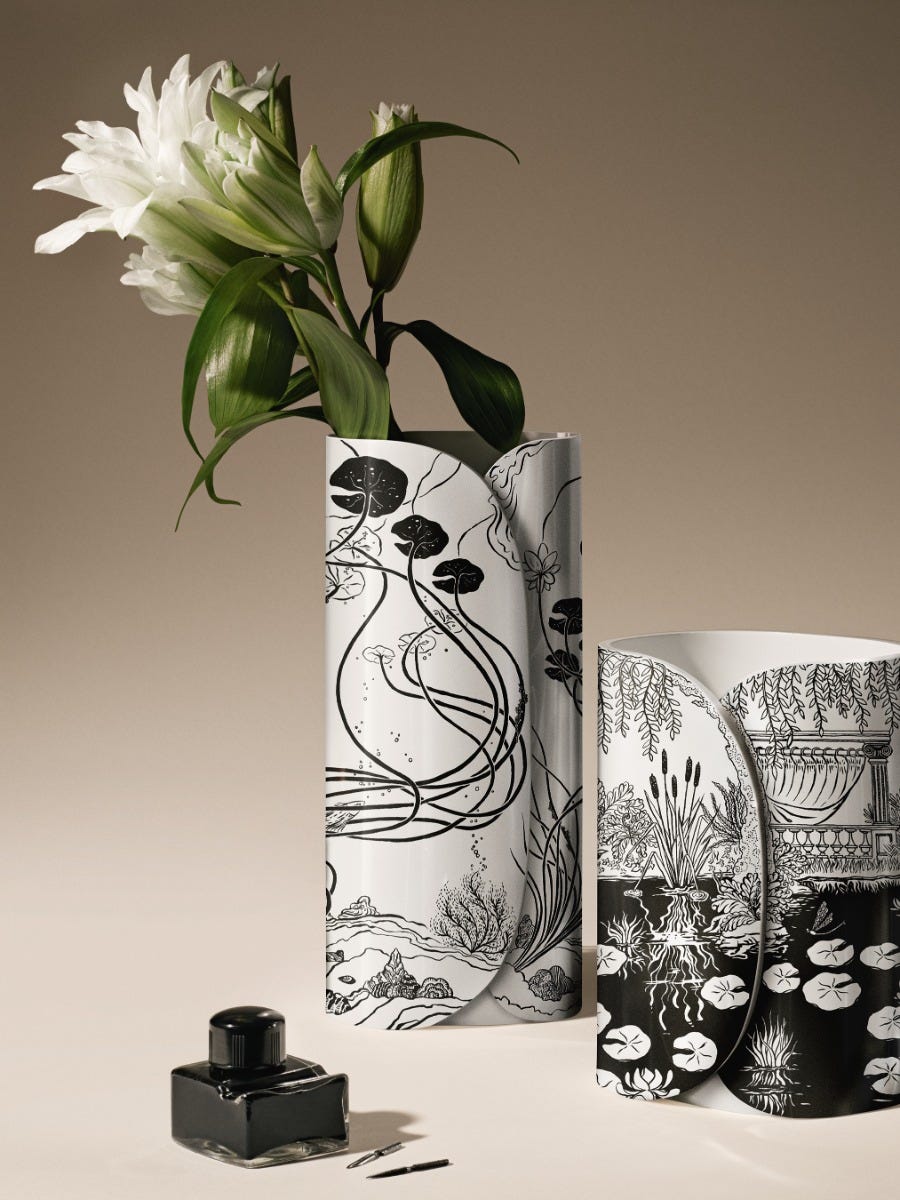 Garden of the Dioscuri fold vase - Medium