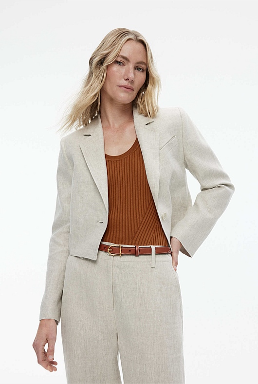 Curved Buckle Slim Belt - Rich Tan