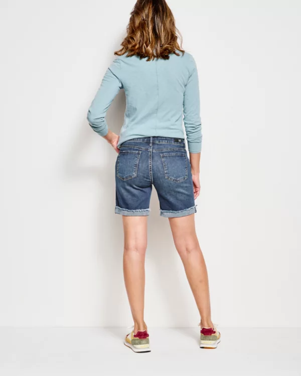Kut from the Kloth® Catherine Boyfriend 7" Shorts