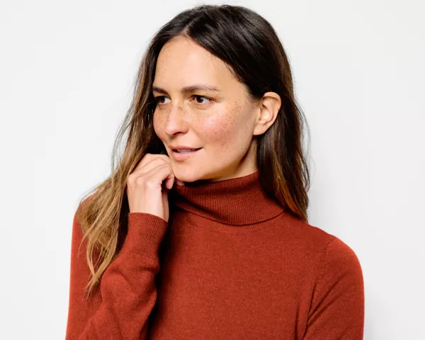 Classic Cashmere Turtleneck Sweater