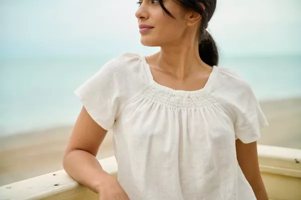 Performance Linen Square-Neck Short-Sleeved Top