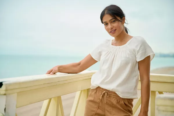 Performance Linen Square-Neck Short-Sleeved Top