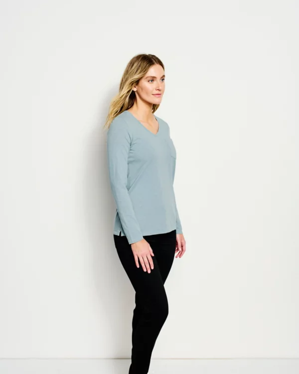 Canyon V-Neck Long-Sleeved Tee