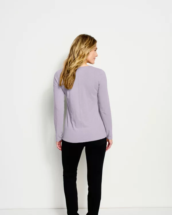 Canyon V-Neck Long-Sleeved Tee