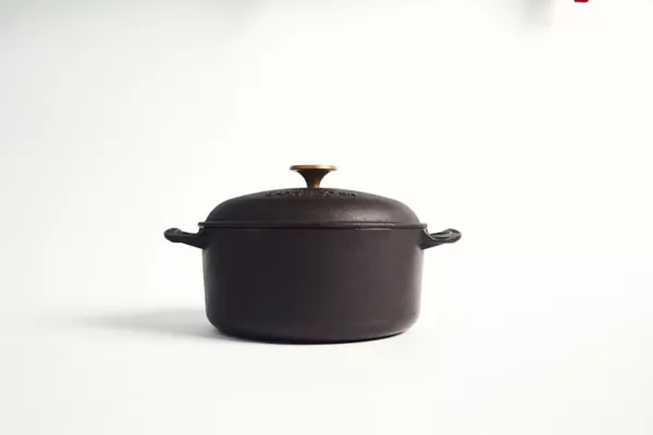 Smithey 5.5 Quart Dutch Oven