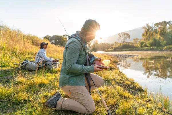 Women's Long-Sleeved Tech Chambray Work Shirt