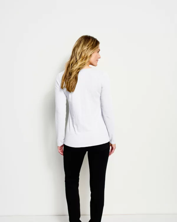 Canyon V-Neck Long-Sleeved Tee