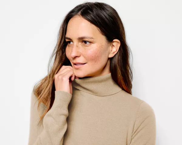 Classic Cashmere Turtleneck Sweater