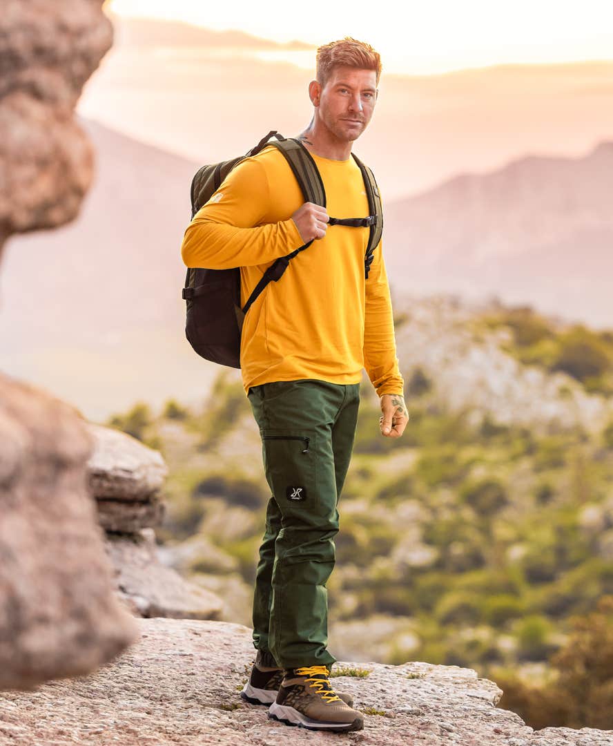 Mission Long-sleeved T-shirt Men