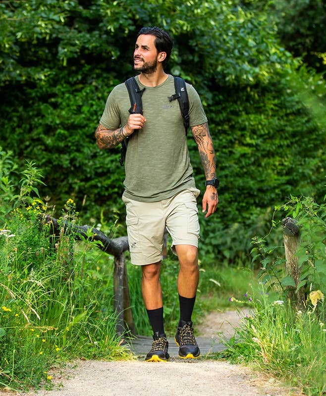 Adventure Cargo Stretch Shorts Men