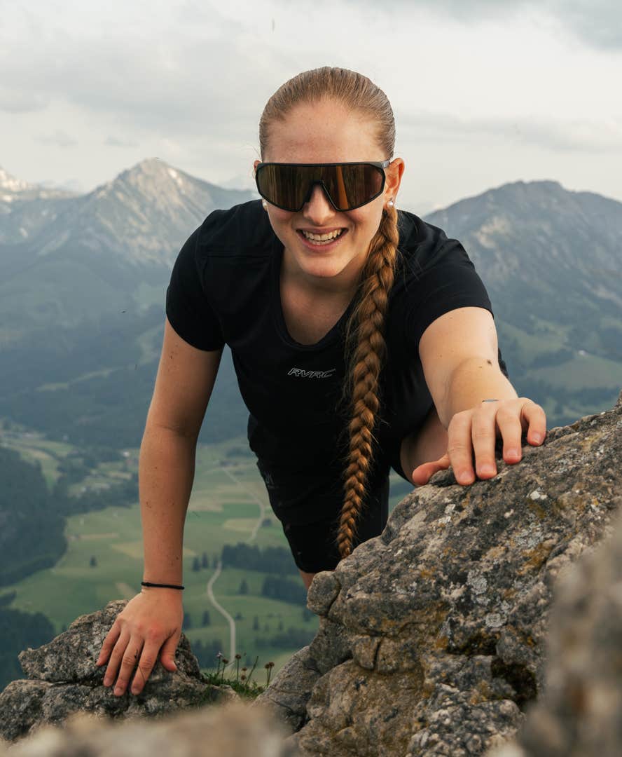 Mission Logo T-shirt Women