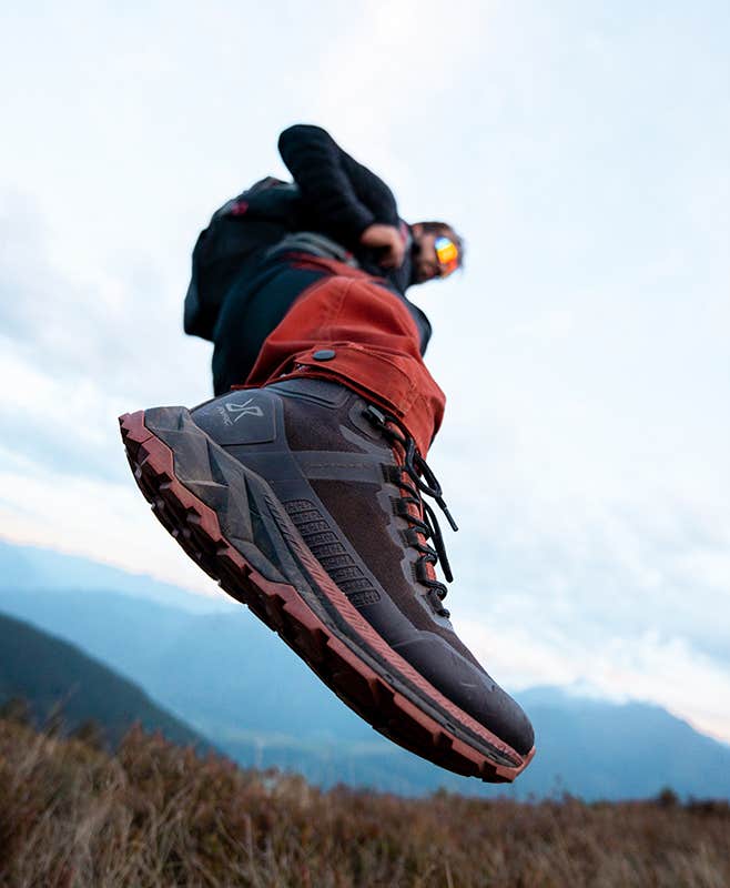 Phantom Trail Mid Waterproof Hiking Boots Men