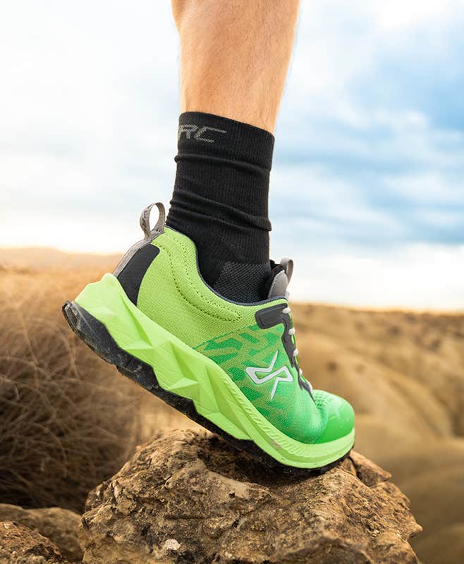 Trailknit Waterproof Hiking Sneakers Men