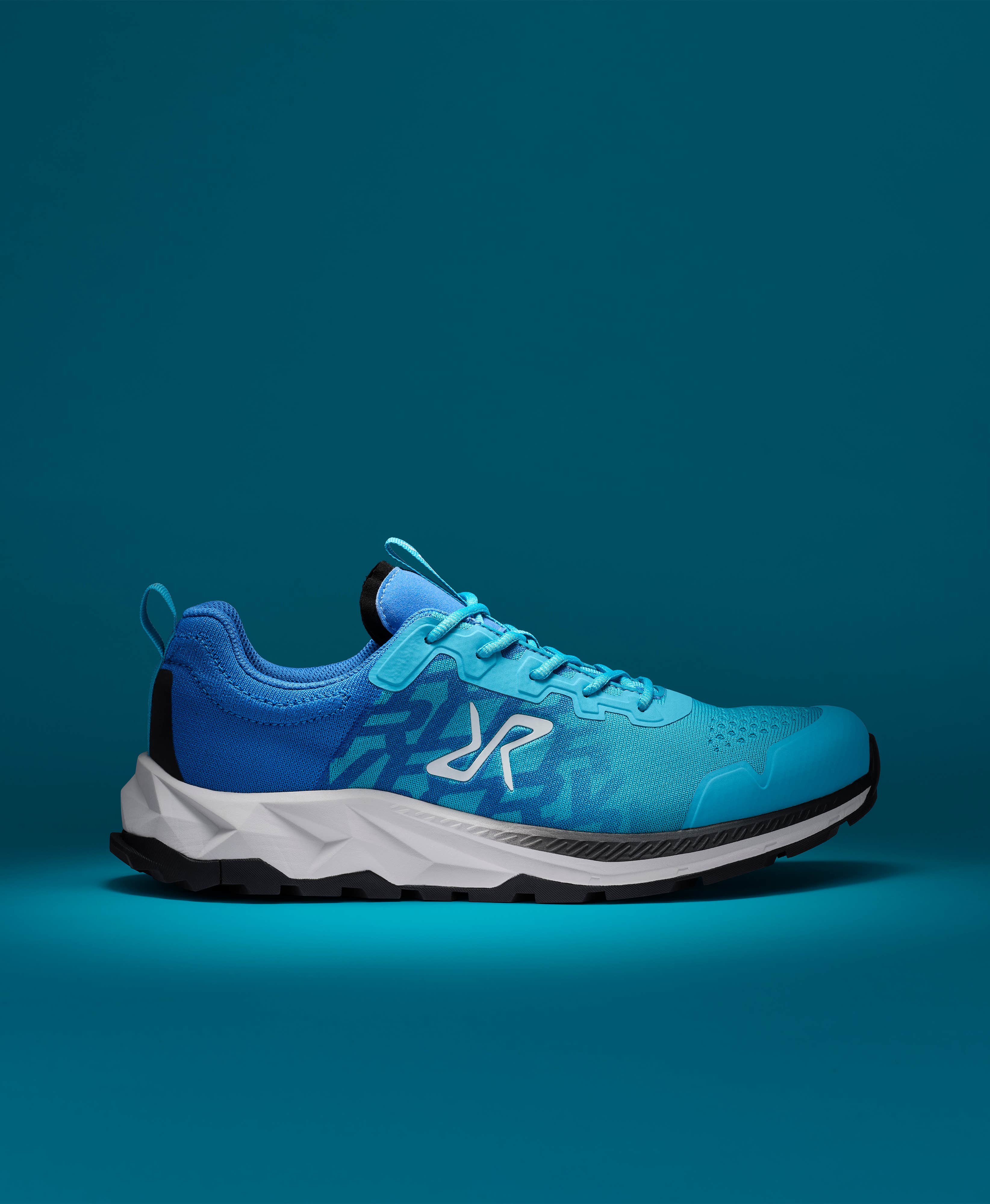 Trailknit Waterproof Hiking Sneakers Men