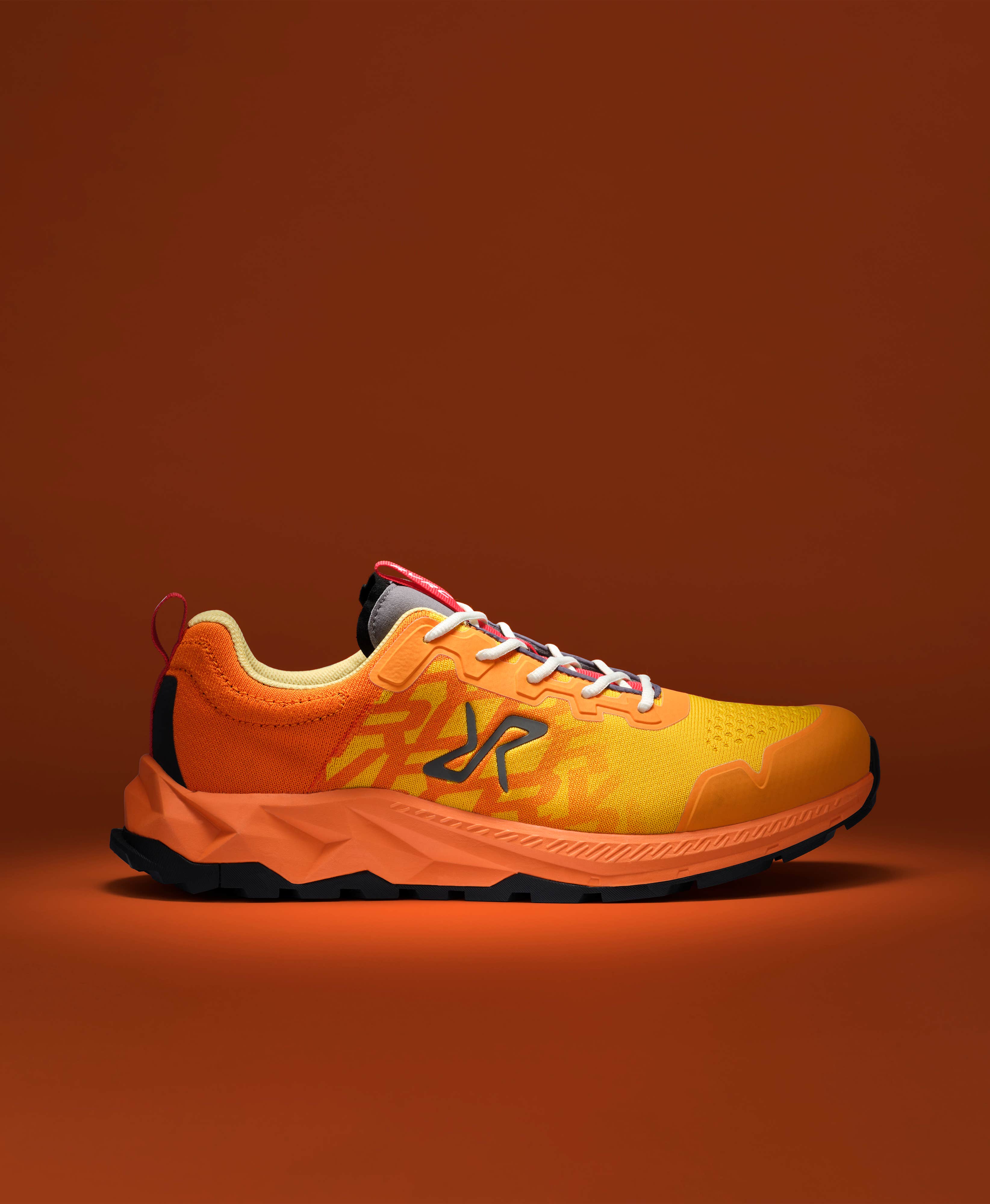 Trailknit Waterproof Hiking Sneakers Men