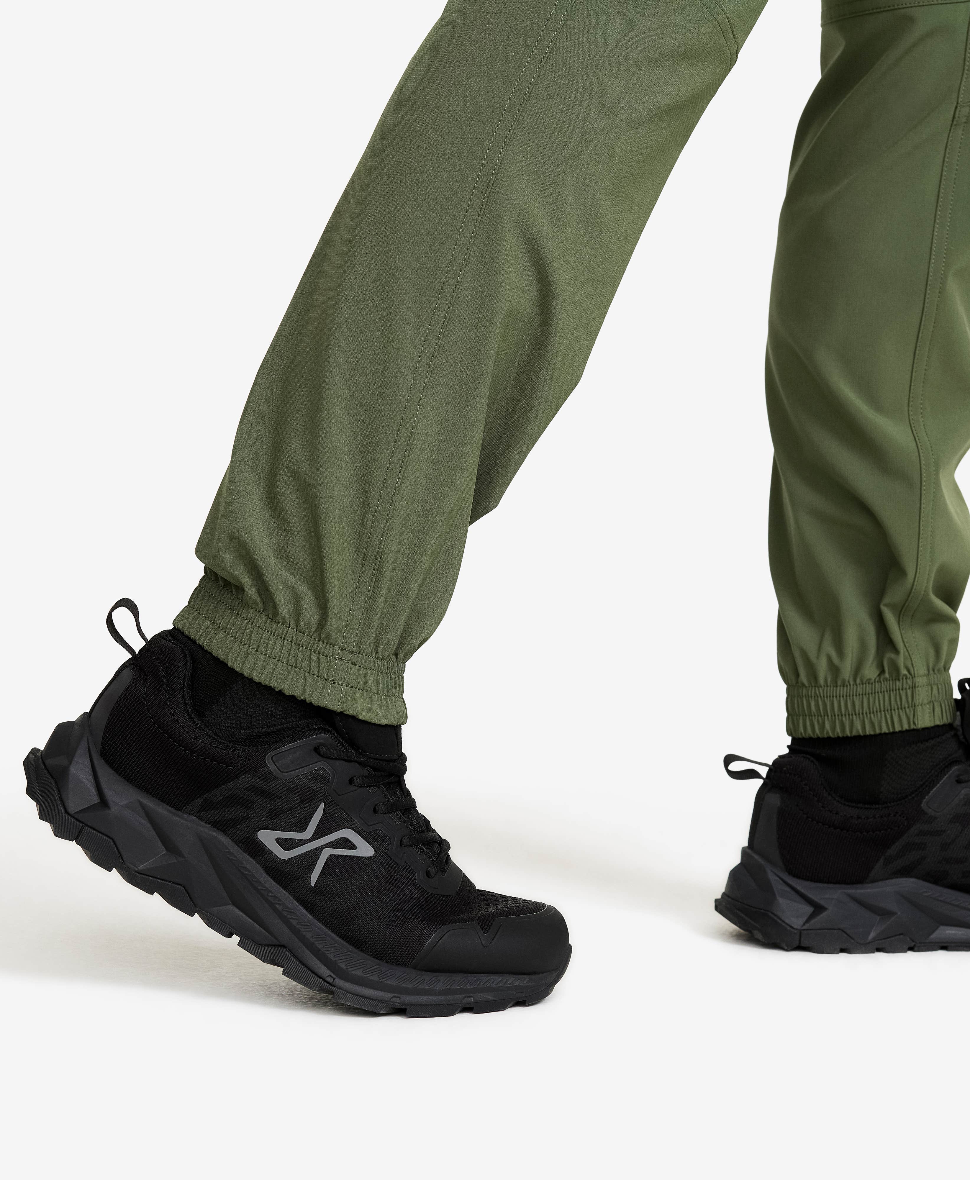 Verge Stretch Cargo Pants Women